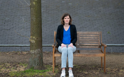 Janneke de Bijl: zwartgallig en doorspekt met onderkoelde humor